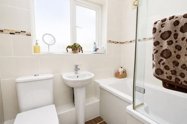 19, Pioneer Road, Norwich photo 4