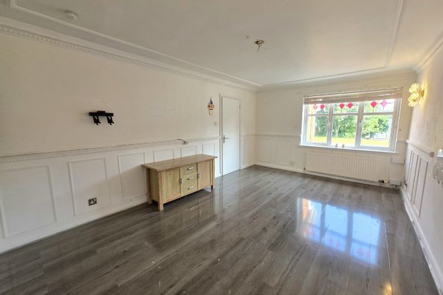 148, Foresthall Drive, Glasgow photo 2