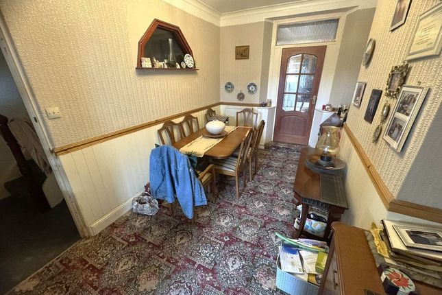 12 Borough Road, Torquay photo 4