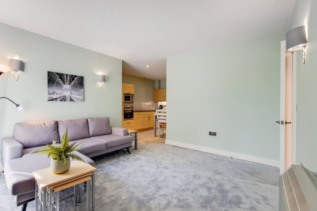 Thumbnail Flat to rent in Mansell Street, City, London