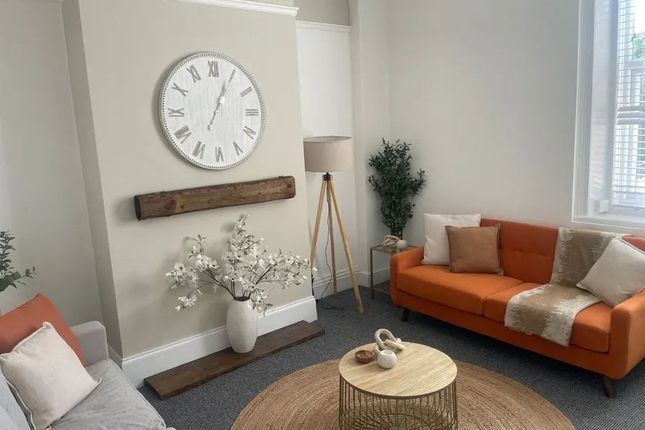 Flat 4, 21 Wellington Road, Bridlington photo 3