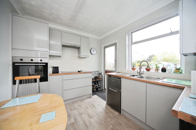 55, Blundell Road, Luton photo 5