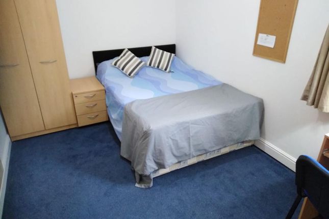 Shared accommodation to rent in Millstone Lane, Leicester