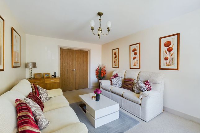 24 Archers Close, Brigg photo 4