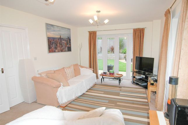 45, Oddstones, Pulborough photo 4