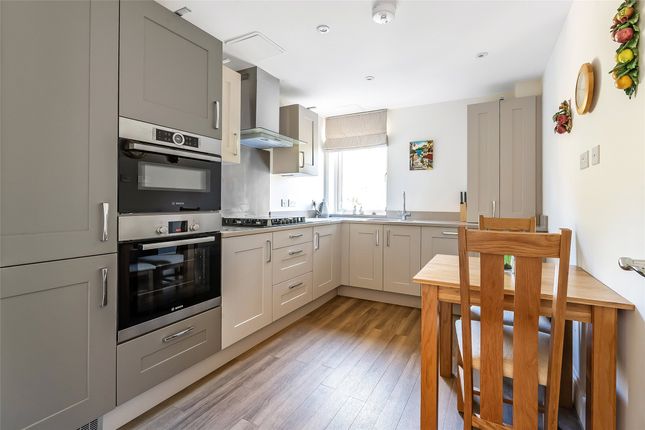 Flat 15, Reeves House, 2, Hartfield Road, Surrey photo 4