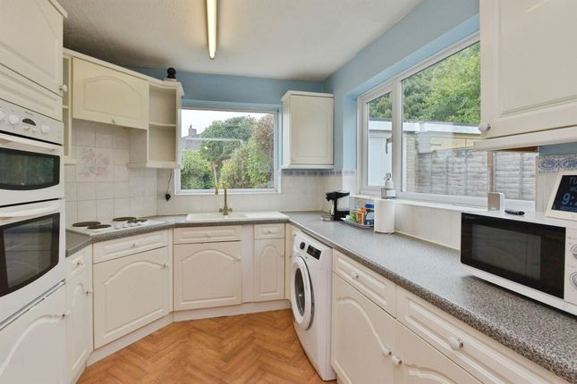 4, High View, Milton Keynes photo 2