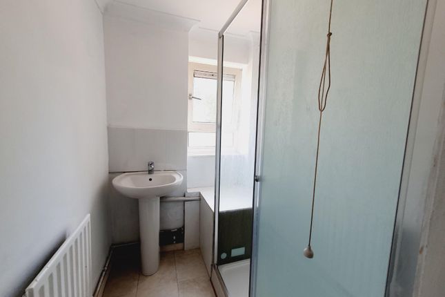Flat 10, Reigate House,, Clarendon Street, Hampshire photo 4