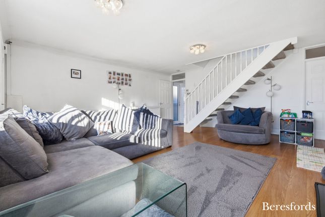 42, Hillway, Essex photo 3
