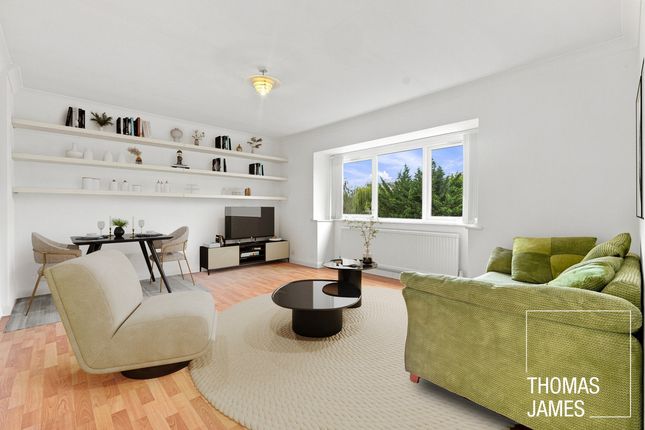 Flat Flat 8, Stangate Lodge, 4 Houndsden Road, London photo 3