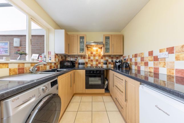 47, Wakehurst Close, Eaton photo 4