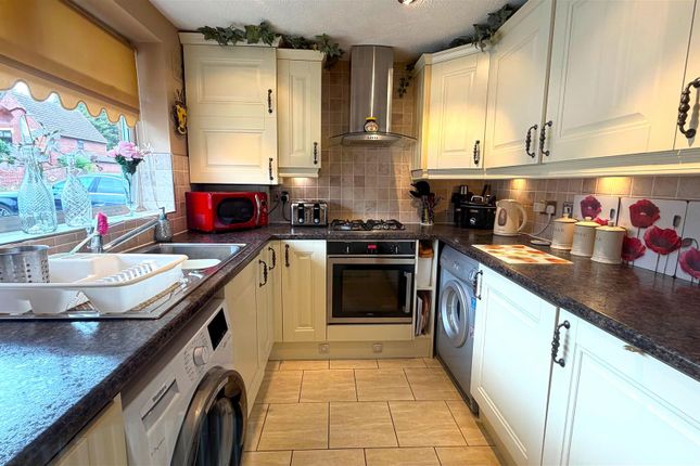 241, Meadow Road, Droitwich photo 4