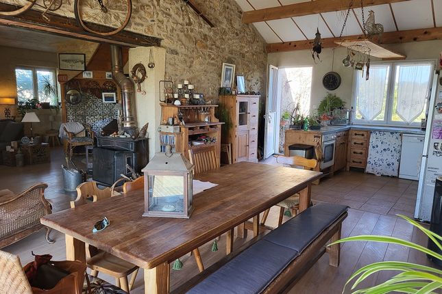 Farmhouse for sale in Cabrerolles, Languedoc-Roussillon, 34480, France