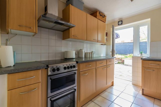 14, Gwynant Crescent, Cardiff photo 4