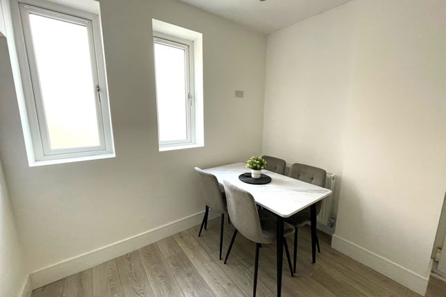 26, Sandymount, Doncaster photo 4