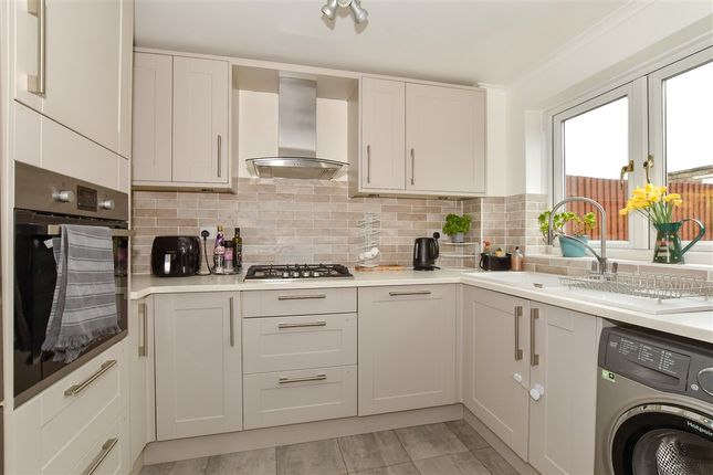 Glebelands, Pulborough photo 2