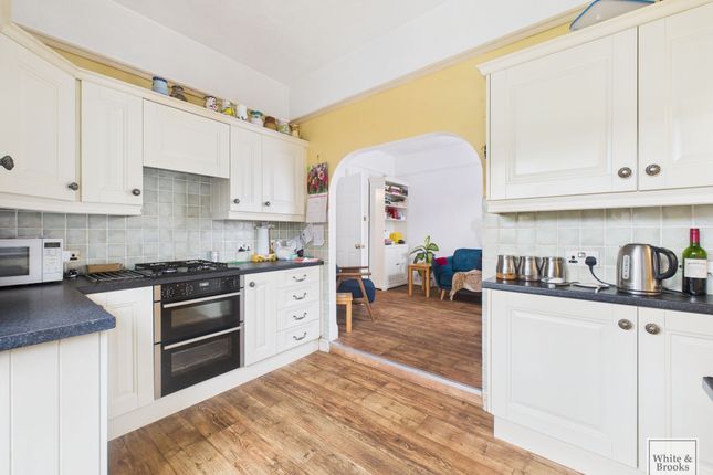 10 Normanton Avenue, Bognor Regis photo 3