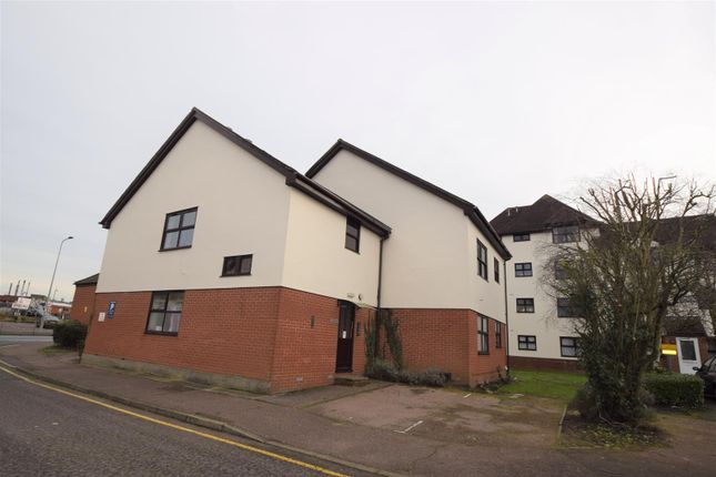 Thumbnail Flat to rent in Templemead, Templemead
