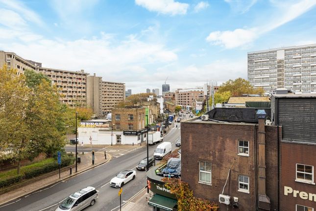 Flat for sale in Dawson Street, London