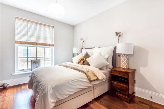 33 Princess Park Manor, London photo 4