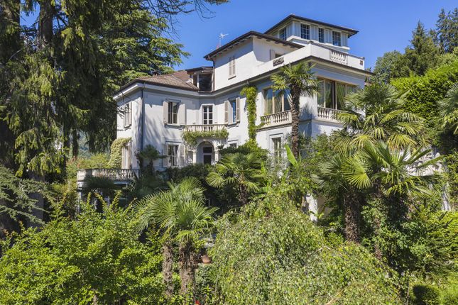 Thumbnail Property for sale in 18th Century Villa, 6 Via Milano, Dizzasco, Lake Como, 22020