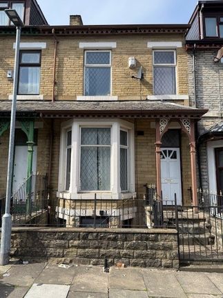 *******Outstanding Investment Opportunity Walk From Bradford University -6 Bedroom Versatile HMO Property(Bd7)*********
