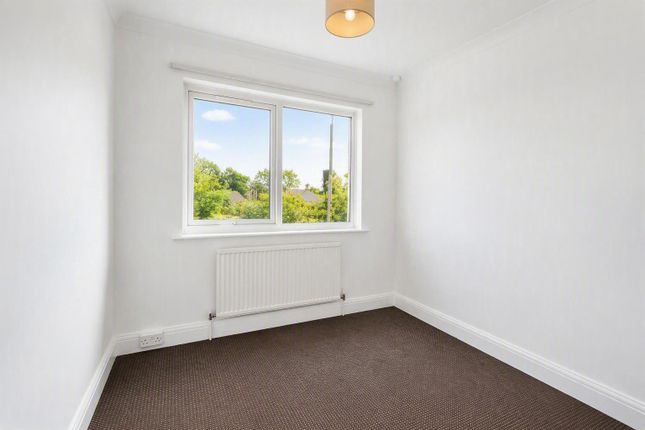 836 Great West Road, Isleworth photo 5