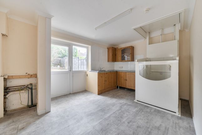 33 Churchmead Close, Chichester photo 4