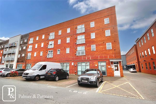 Flat for sale in Compair Crescent, Ipswich, Suffolk