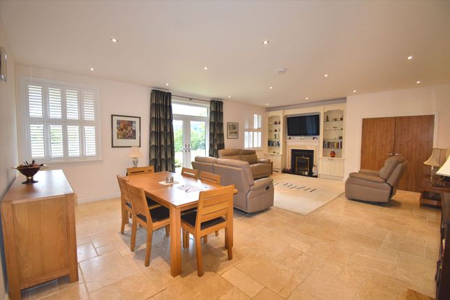 Apt 1, Toddbrook House, High Peak photo 4