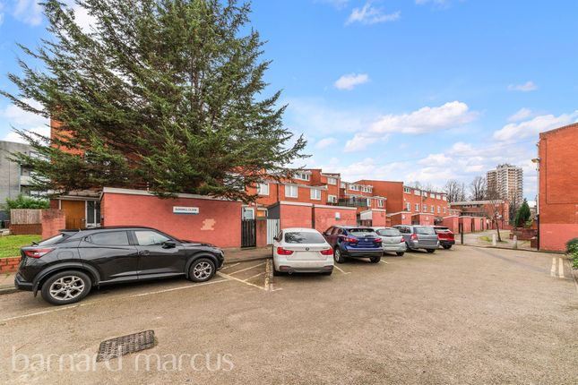 Property for sale in Sunwell Close, London