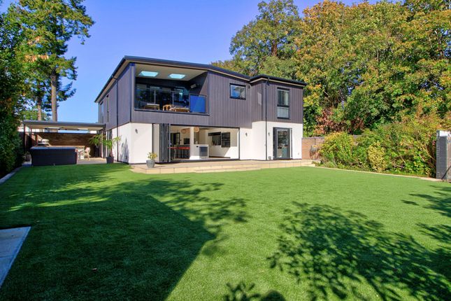 Quiet Location, Just A Short Walk To The Town