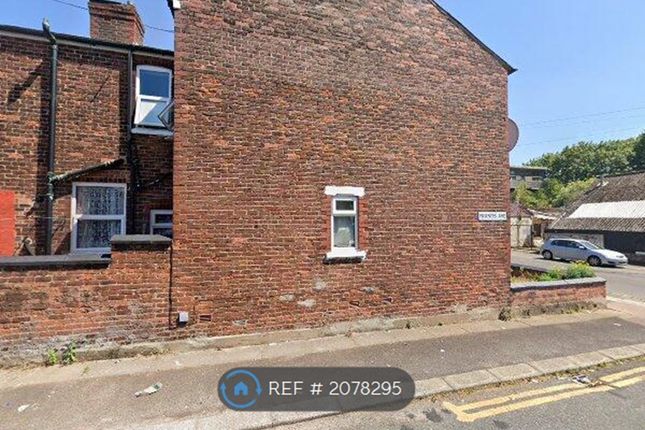 Thumbnail Flat to rent in I Lands No 2, Eccles, Manchester