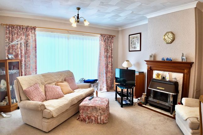 51 Rolls Avenue, Hengoed photo 3