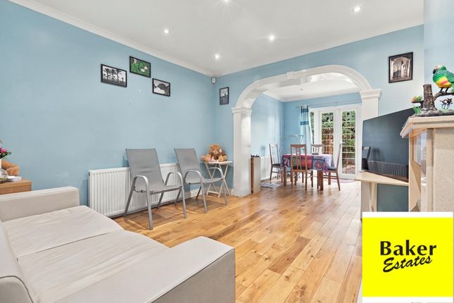 14, Tunstall Avenue, Ilford photo 4