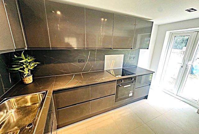 30, Warwick Road, Hounslow photo 2