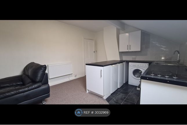 Flat, Roman Place, Roundhay photo 3
