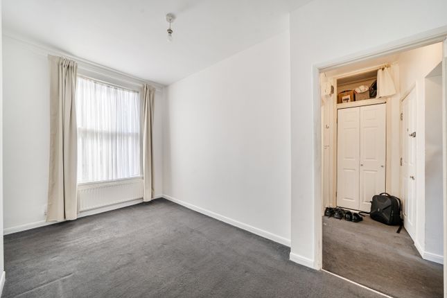 First Floor Flat, 14, Parkfield Road, London photo 4