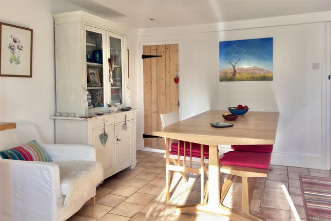 Chamomile Cottage, Guildford photo 4