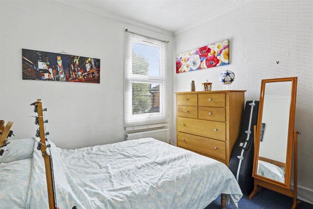 32, Fotheringham Road, Enfield photo 4