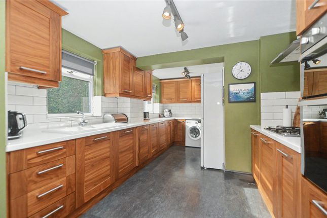47, Whitehall Croft, Leeds photo 4