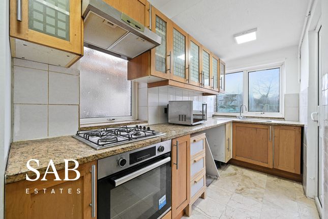49 Lee Road, Greenford photo 3