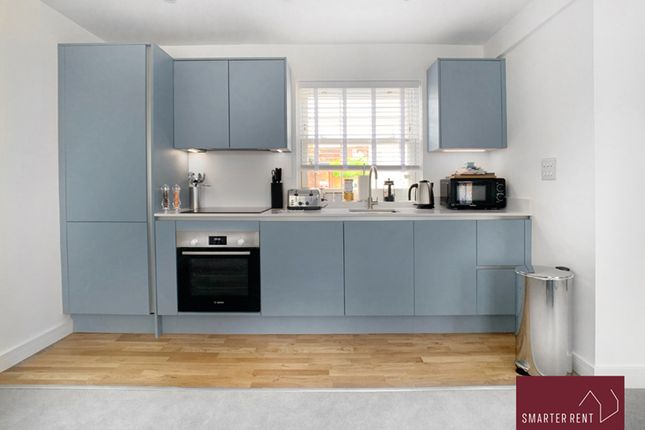 Flat 2 Turks Head Court, Eton Court, Windsor photo 3