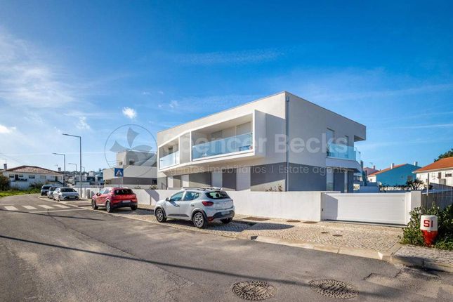 Town house for sale in Salir Do Porto, Leiria, Portugal