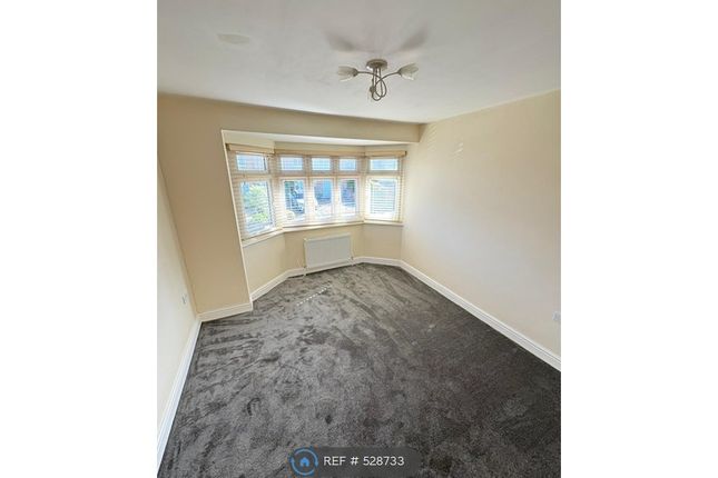 A Garratts Road, Bushey photo 2