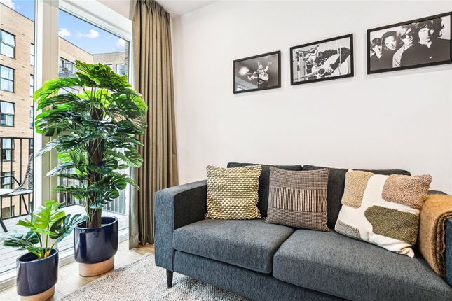 Flat to rent in Uncle Colindale, Aeriel Square, London