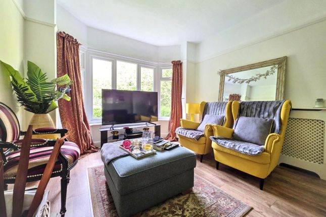 2 Green Lane, Tadworth photo 3