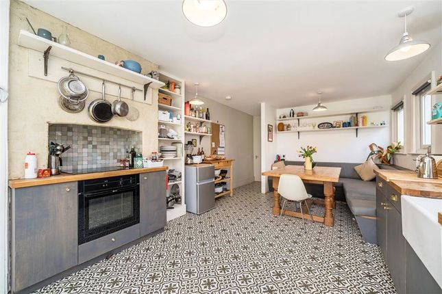 13, Ommaney Road, London photo 4