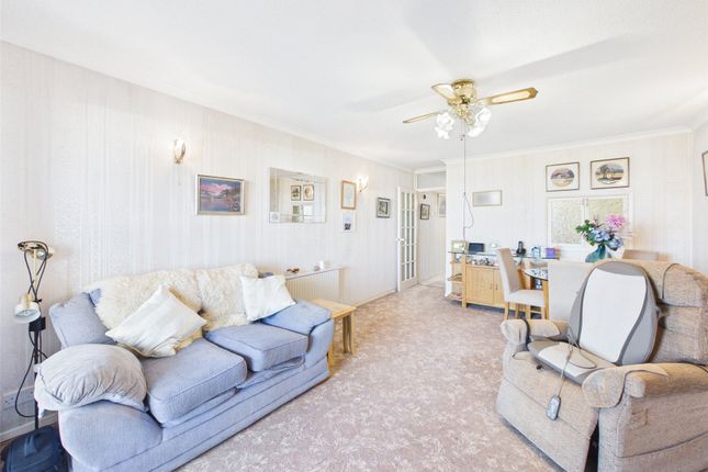 Apartment 4 Etonhurst, 35, Beach Road, North Somerset photo 4