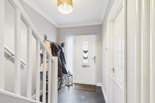 14, Crowther Close, Beverley photo 2